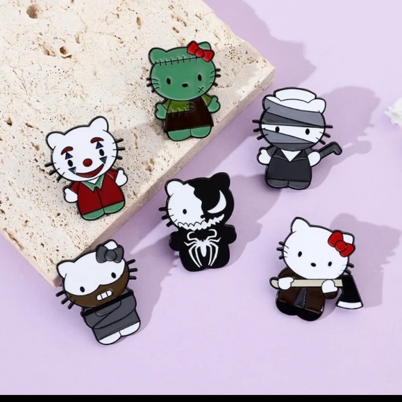 2 Hello Kitty Horror Pins - Picture 7 of 10